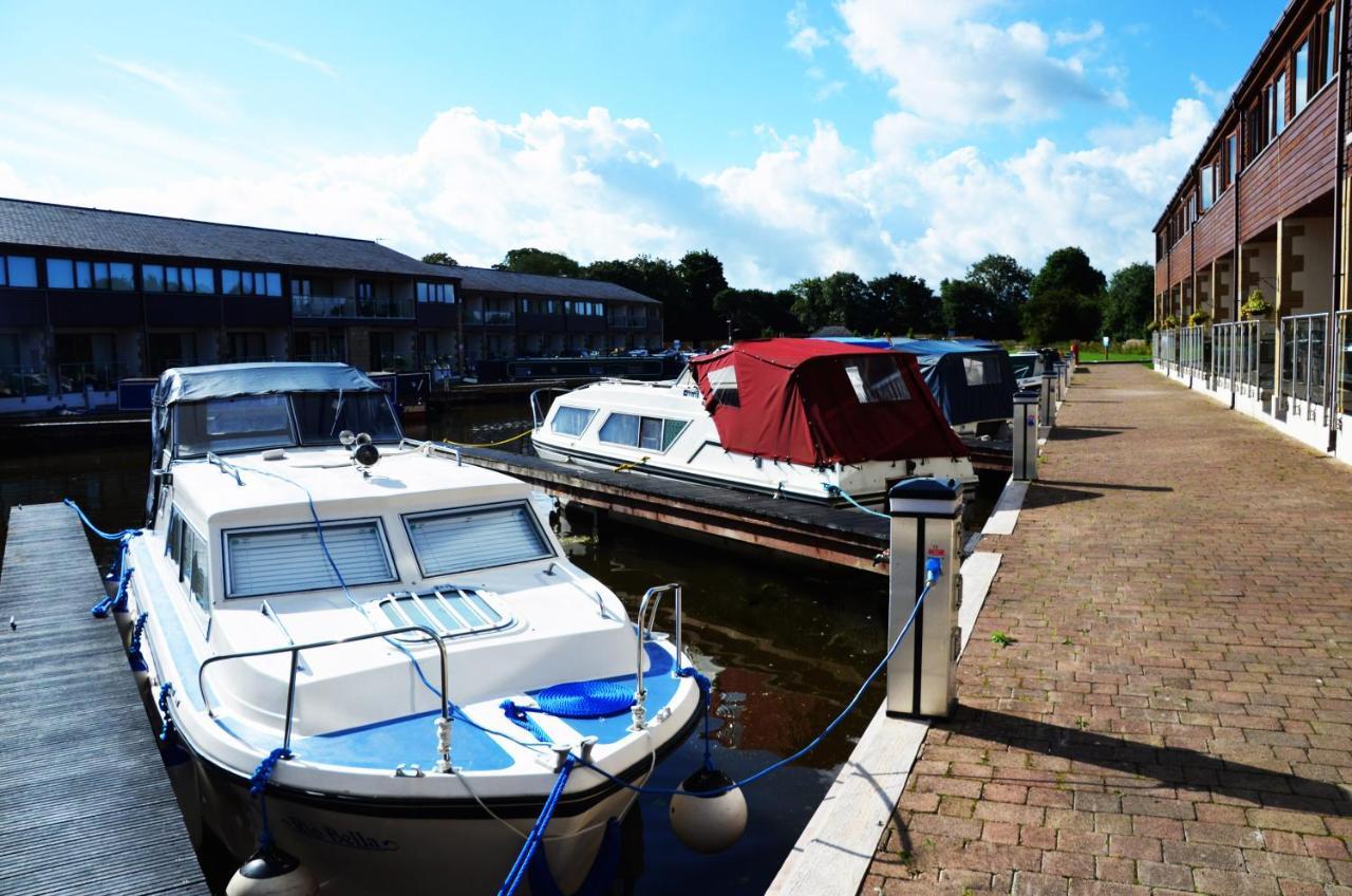 Tewitfield Marina Apartamento Carnforth Exterior foto