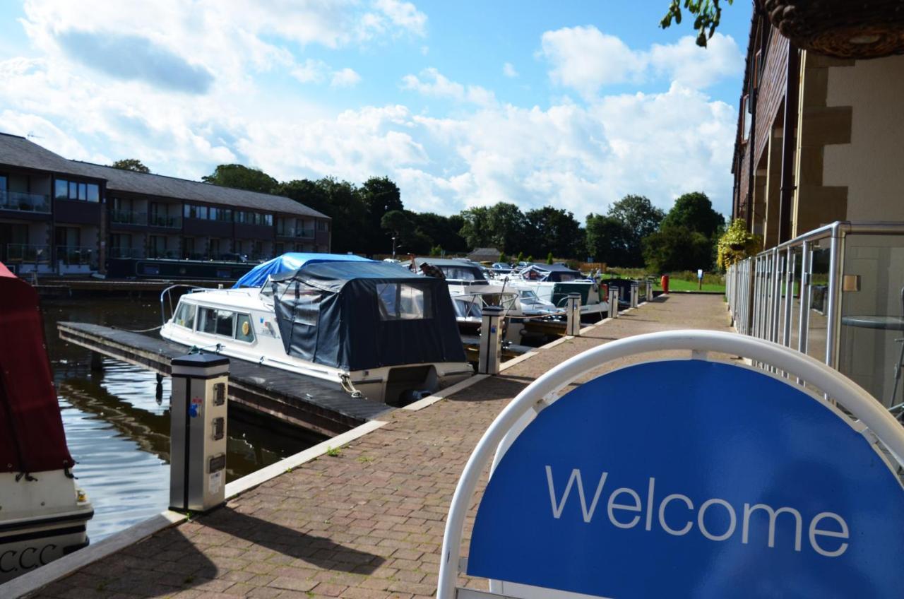 Tewitfield Marina Apartamento Carnforth Exterior foto